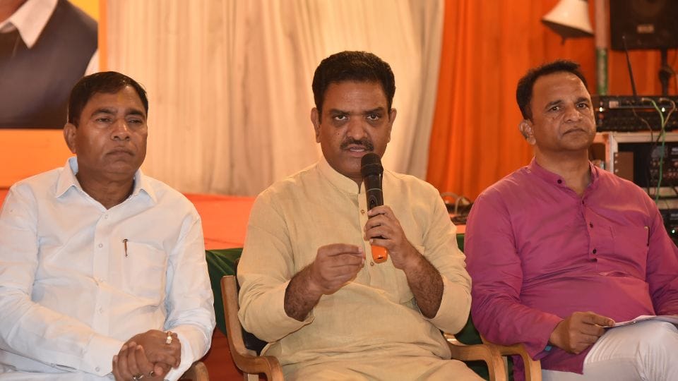 Minister Aseem Arun and Delhi MP Yogendra Chandolia expressed displeasure over statements made by Rahul Gandhi