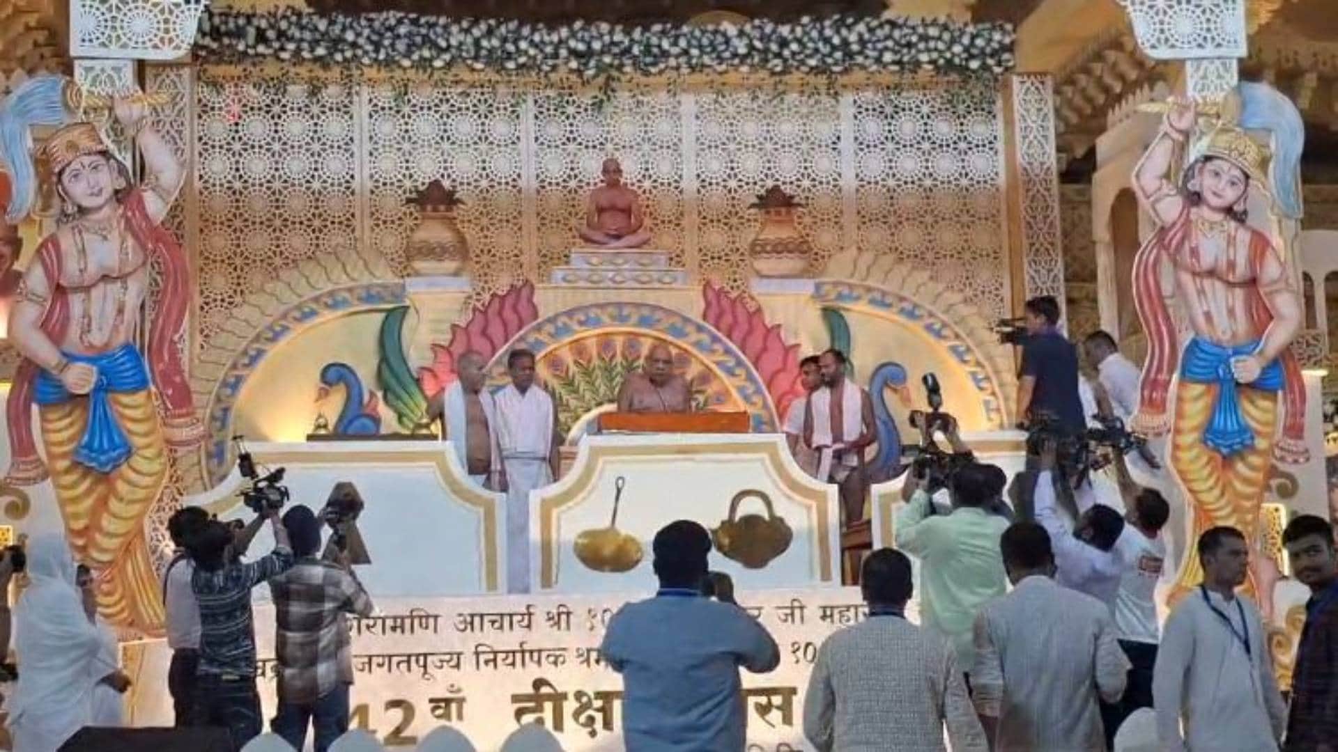 MP News 42nd initiation ceremony of Muni Sudha Sagar Maharaj celebrated in Sagar Photos