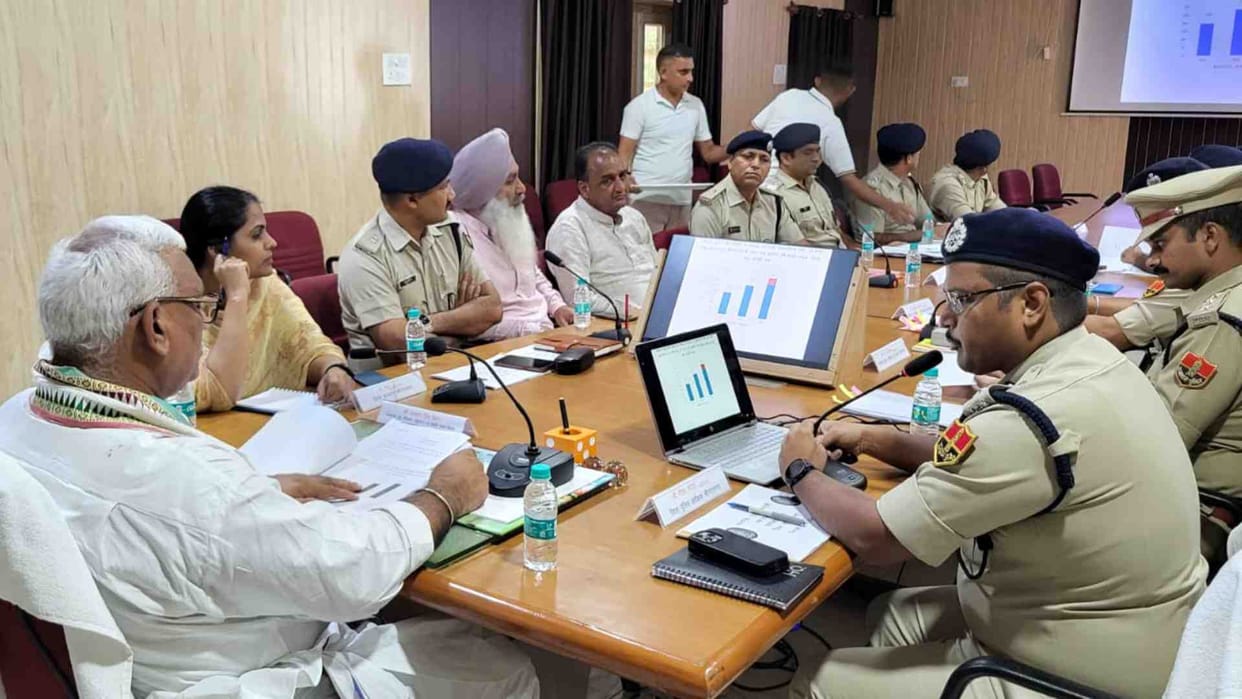 Sri Ganganagar: Minister of State for Home Jawahar Singh Bedham reviewed the law and order situation