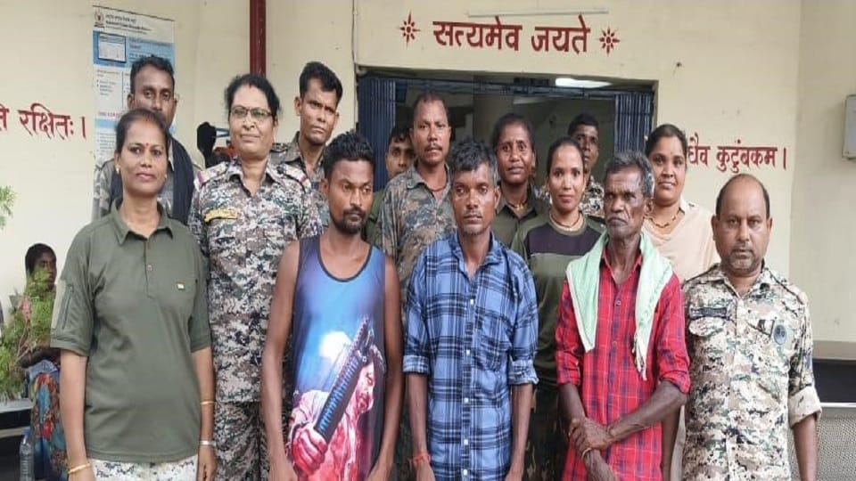 पुलिस की गिरफ्त में आरोपी