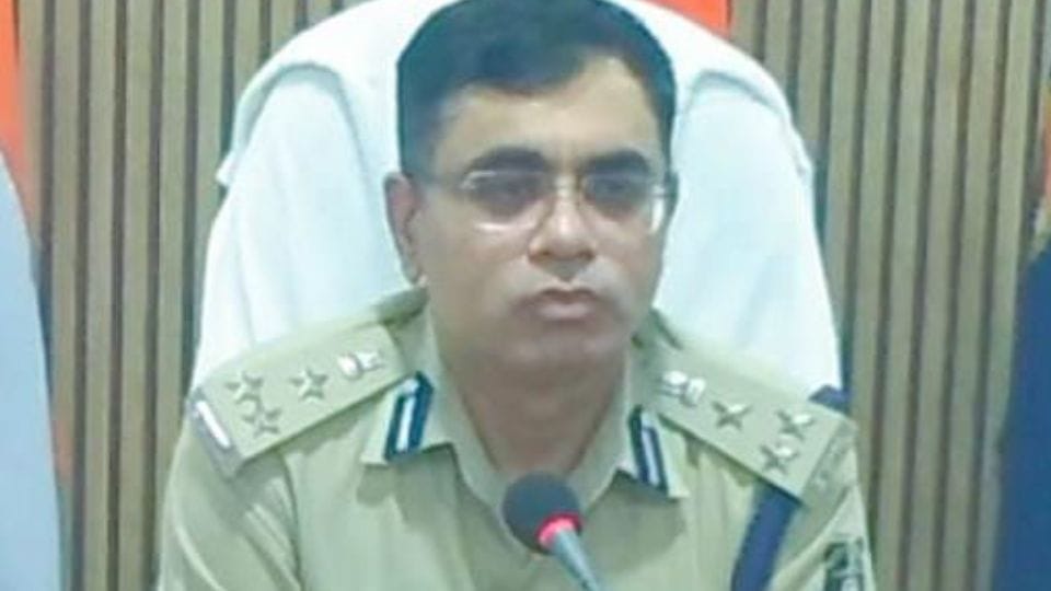 Loharidih uproar one ASI, woman constable suspended and 22 policemen present in line