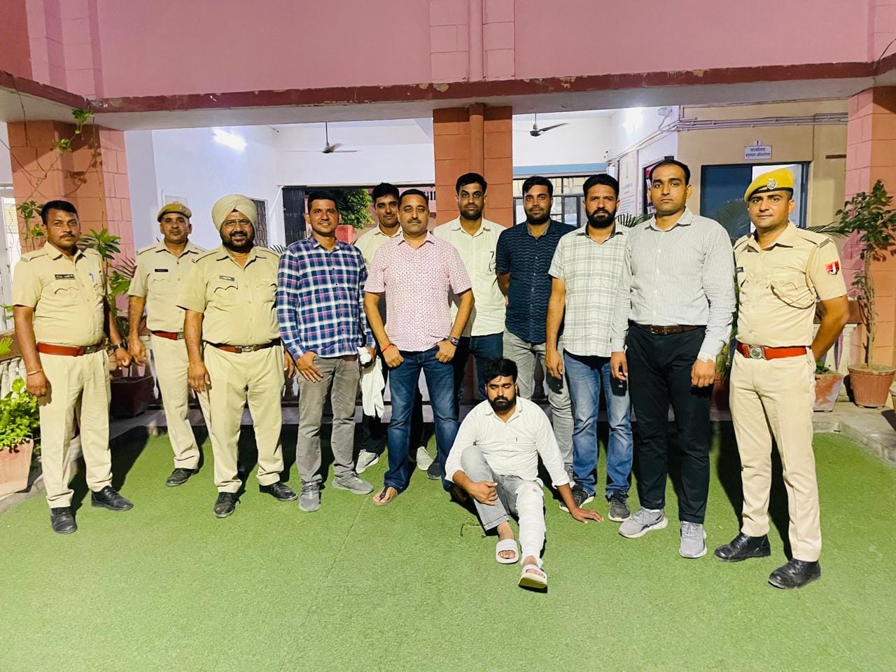 पुलिस गिरफ्त में आरोपी आमिर।