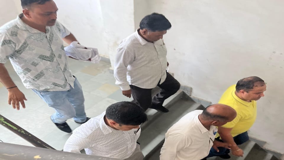 Anti Corruption Bureau arrested clerk Corporation Property Tax Branch in Panipat for taking bribe 8 thousand