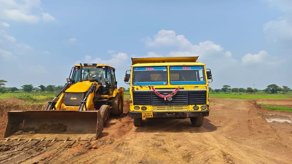 Sarpanch Sangh president Doman Deshmukh is arbitrary mining of murum is being done without permission after ap