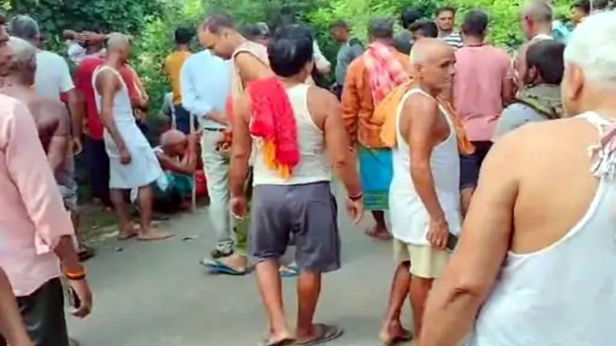 Sheikhpura Crime: Middle-aged man's eye gouged out, burnt with acid and then murdered