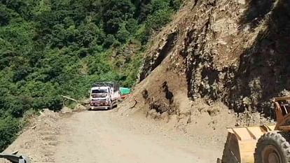 Dehradun Vikasnagar Haripur Koti Kwanu Minas road could not be opened even after a day read All Update