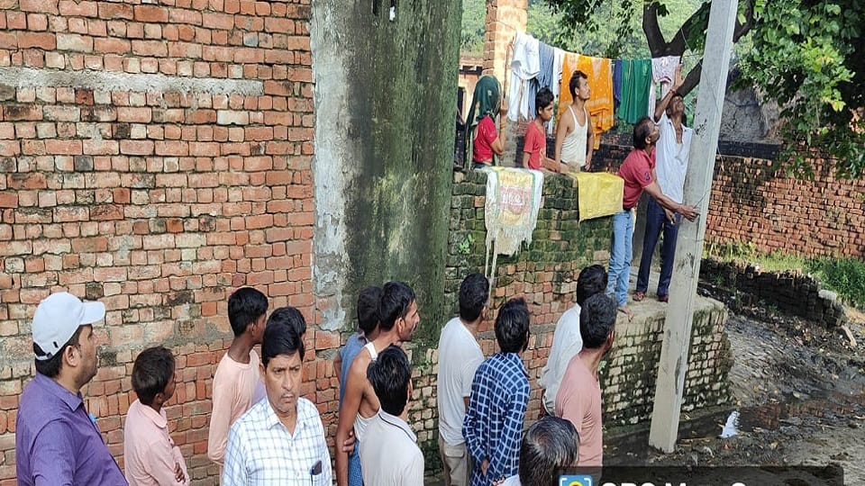 54 people caught stealing electricity in Aligarh