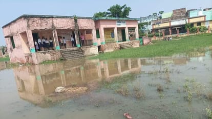 Bihar: Harohar river reached above the danger mark, flood water houses; People are migrating; Sheikhpura News