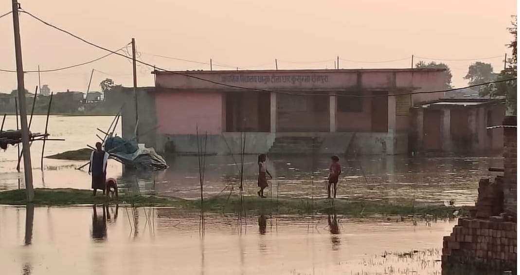 Bihar: Harohar river reached above the danger mark, flood water houses; People are migrating; Sheikhpura News