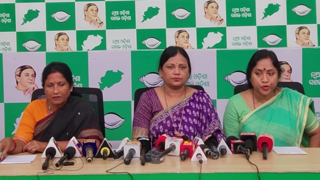 Assault in custody: BJD stages protest near Raj Bhavan, Congress tries to encirclement CM's residence