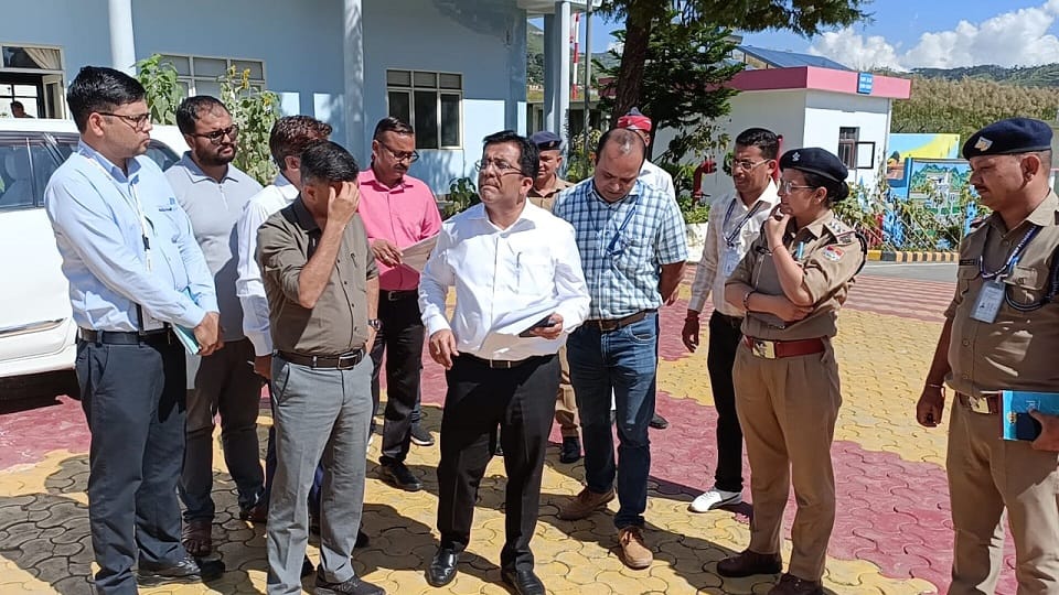 dm vinod goswami gave instructions for on-site inspection of the airstrip in pithoragarh