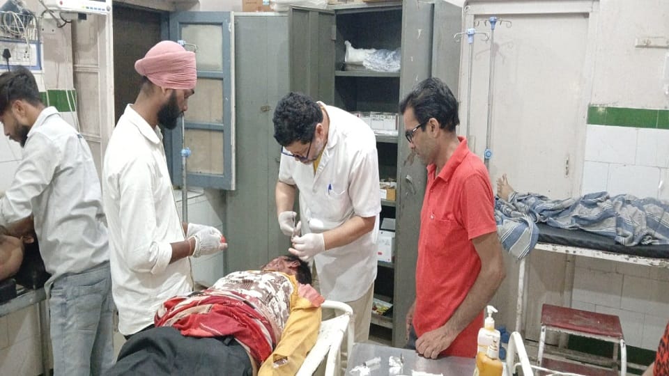 Four injured in knife fight between two groups during birthday party in Dhaba in kashipur