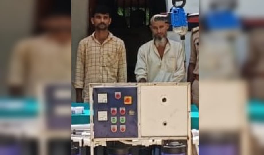 Factory making fake urea busted, 2100 liters of chemical recovered