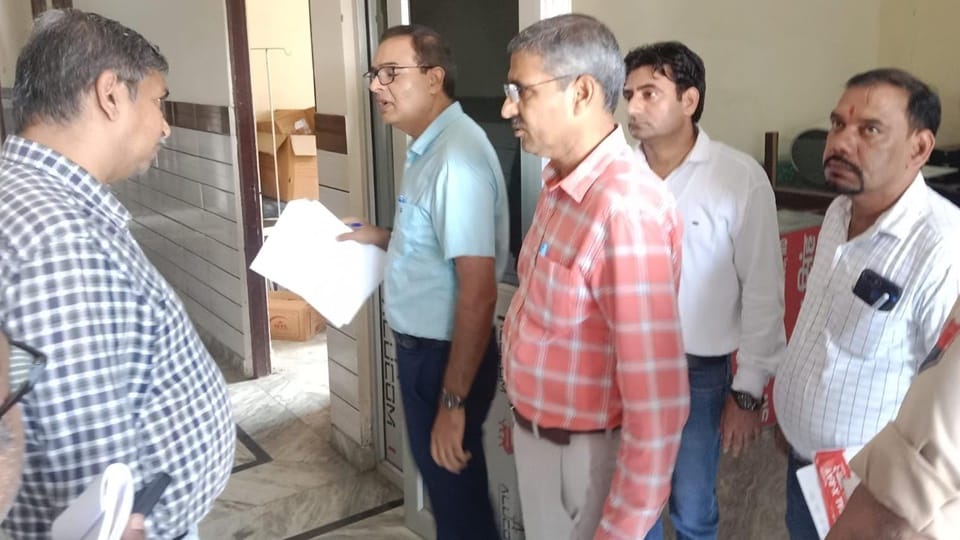 Moradabad: 12th pass quack found treating patients, clinic sealed, complaint was received online