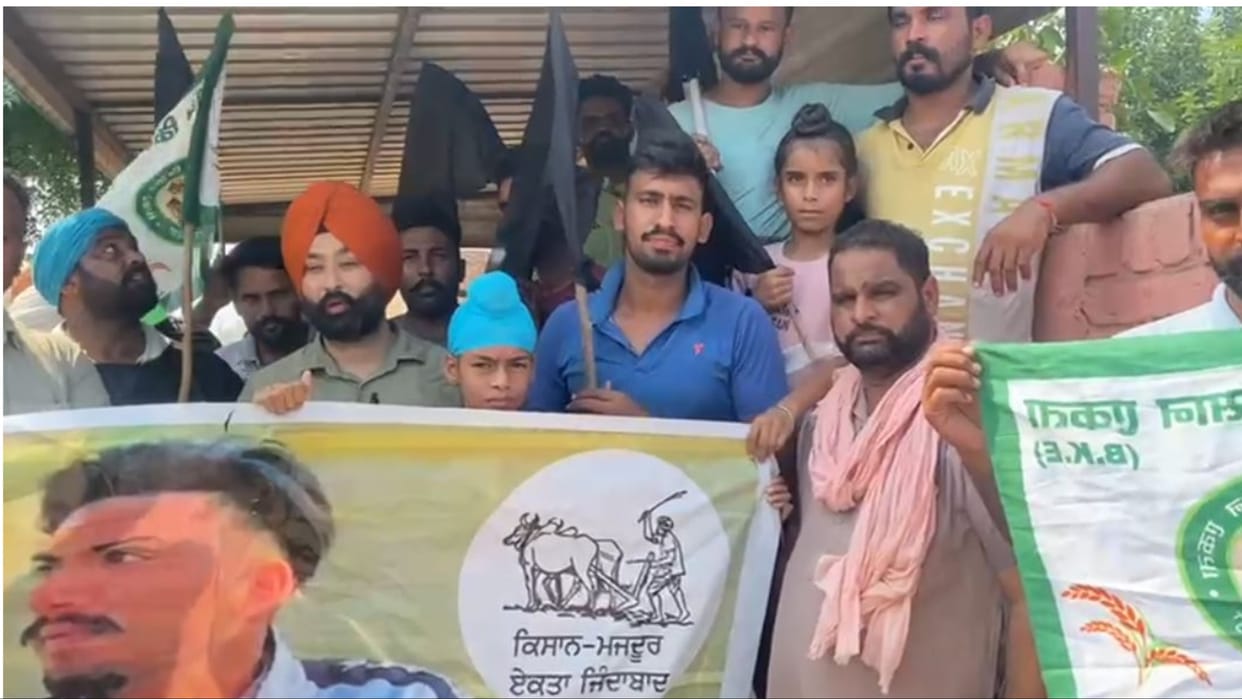 Sirsa: Farmers protested in village Chakeria, program of BJP candidate cancelled