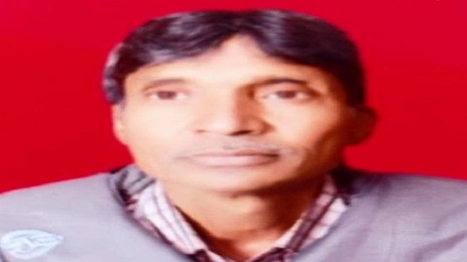 Dead body of e-rickshaw driver murdered and thrown in the field in dineshpur