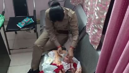 Lucknow: A new born baby found on Charbagh station.