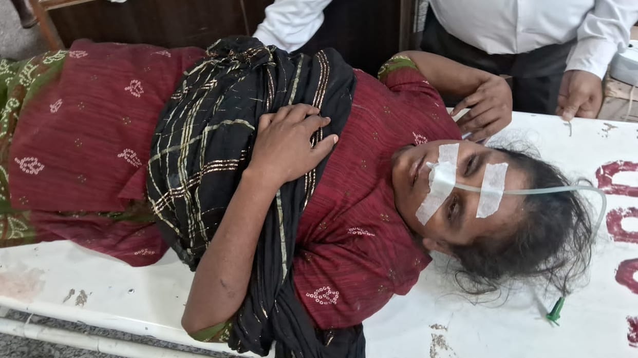 Shikohabad woman drank mosquito repellent in front of the assembly Lucknow police came to investigate