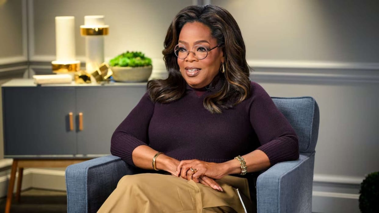 After tsunami alert, Oprah Winfrey did not open her private road to help people, users surrounded her