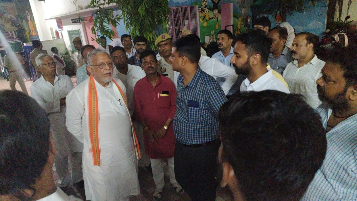 Minister in charge of Varanasi Suresh Kumar Khanna inspected Dr. Sampurnanand Sports Stadium Sigra