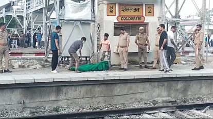 Two passengers died after being hit by a train while crossing the track at Shahjahanpur railway station