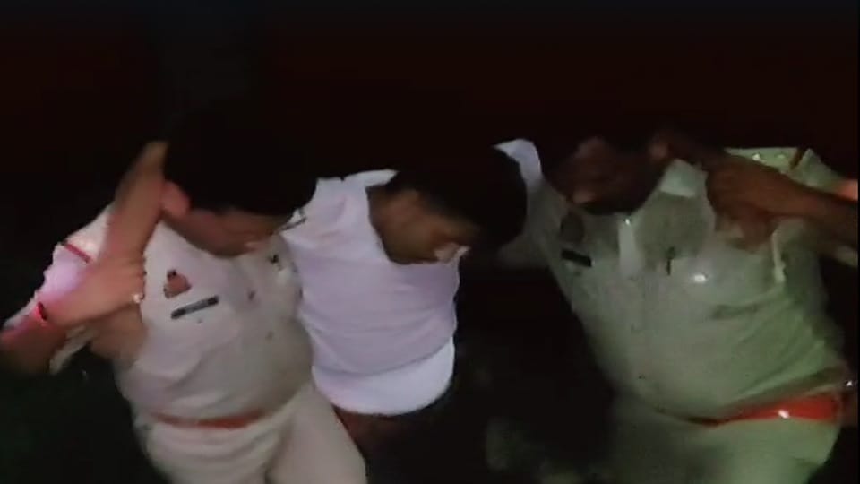 Ghazipur: A criminal carrying a reward of Rs 50,000 was arrested in an encounter