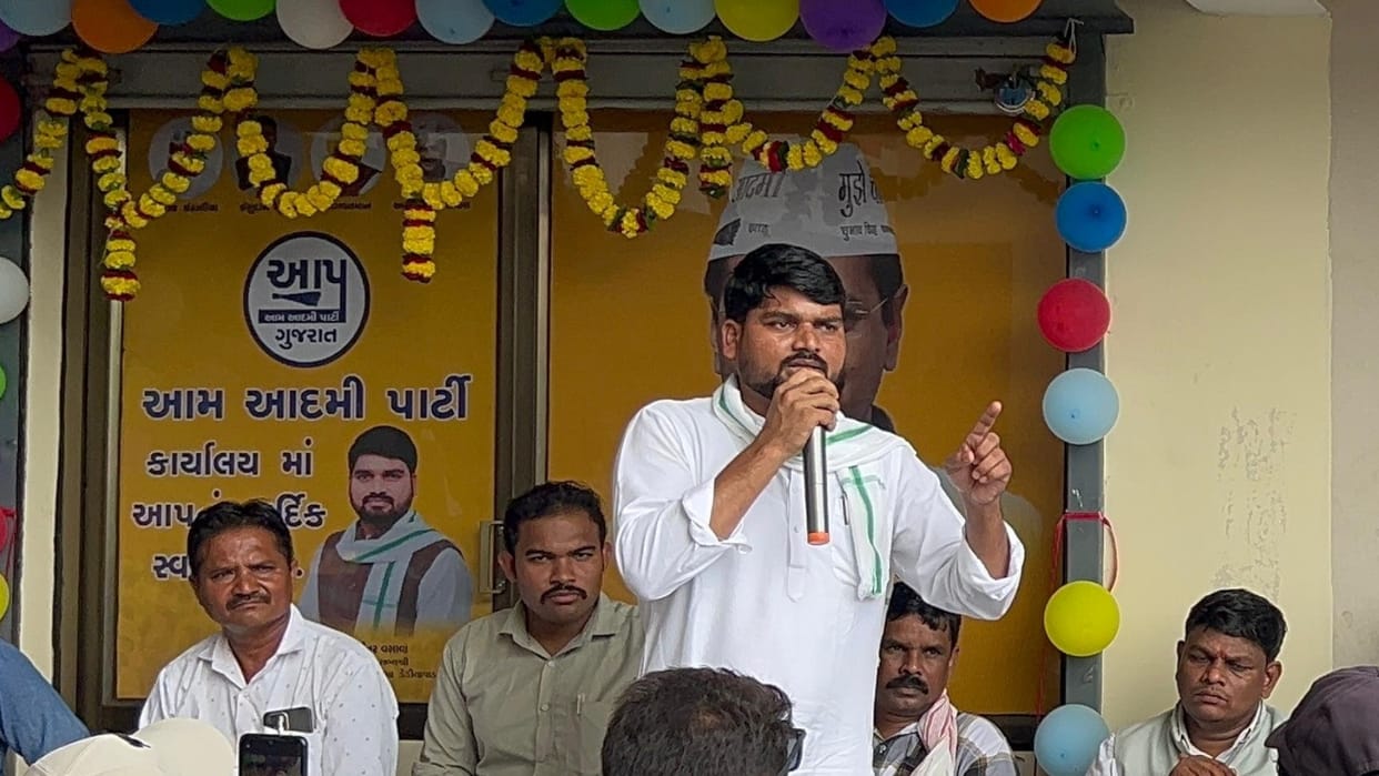 Aap MLA and 20 others for allegedly attacking a restaurant owner in Gujarat fir registered