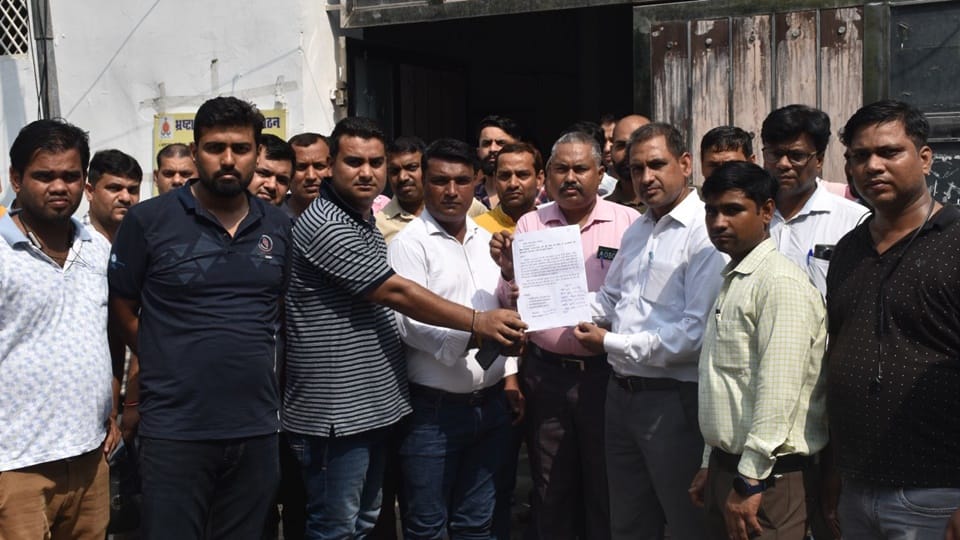 Moradabad: Justice for peace is trending on social media, people came out streets to get justice for family