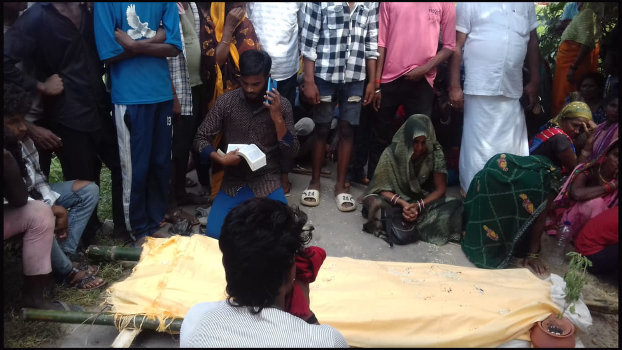 Gorakhpur News: Tantrik was bringing a dead person back to life, police caught him