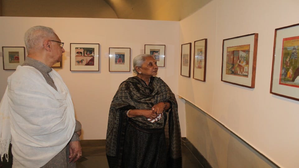 Governor Anandi Ben's patel visit to Kashi, visited the museum after reaching Gyan Pravah, was appreciated