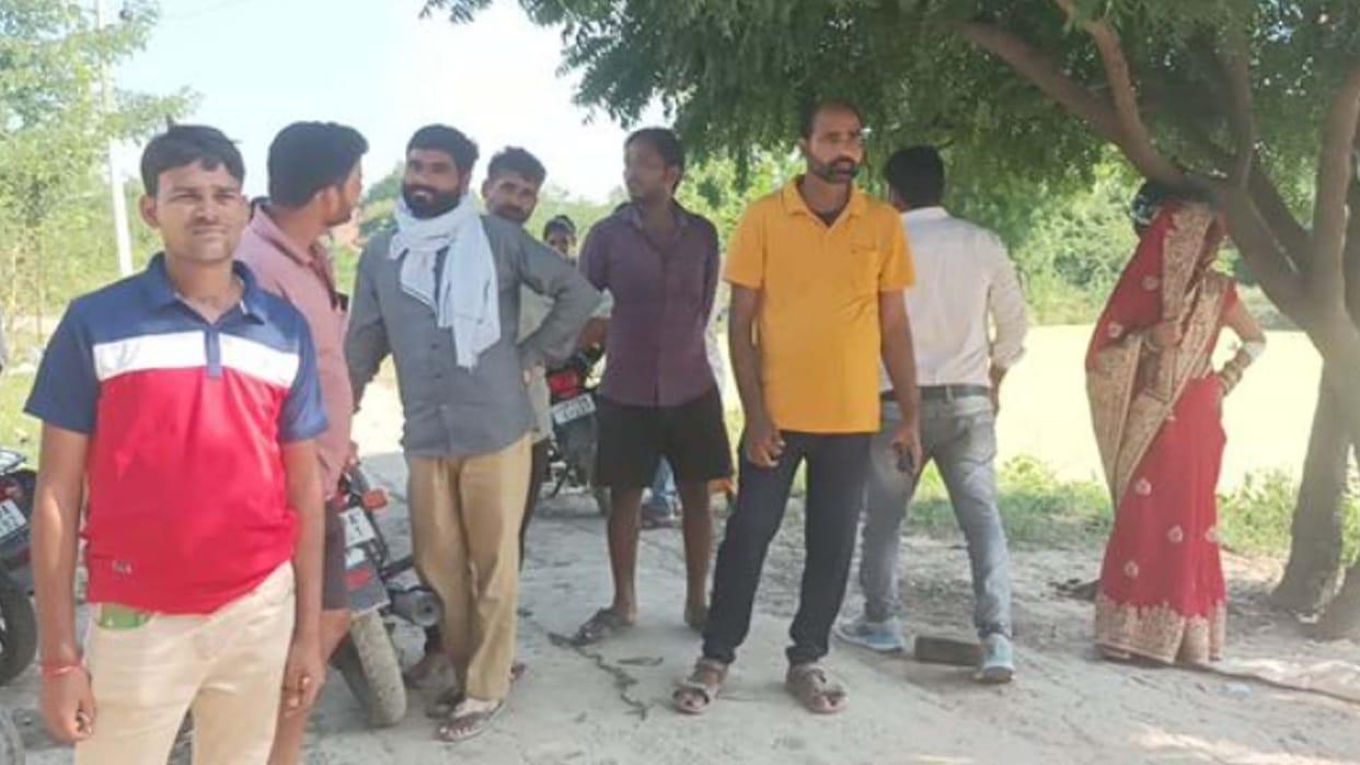 Auraiya: Couple robbed by masked miscreants on the service road of the expressway