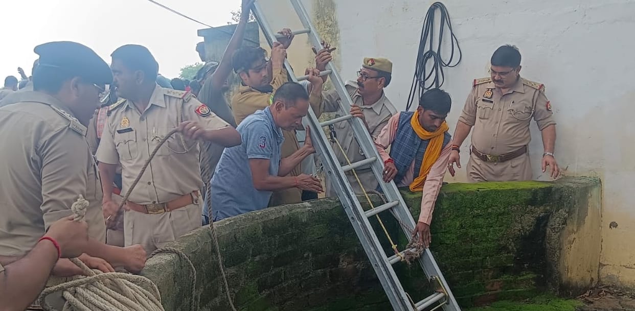 Three people went down to take out slippers from well died due to poisonous gas, bodies sent for postmortem