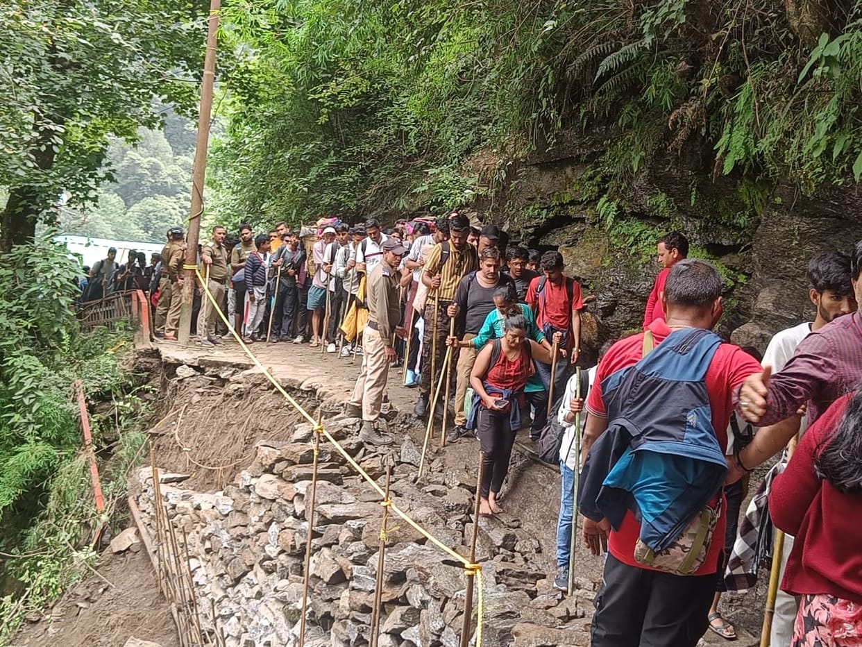 Kedarnath Dham Yatra resumed on Pedestrian Route 20 meter long embankments constructed near Chirbasa