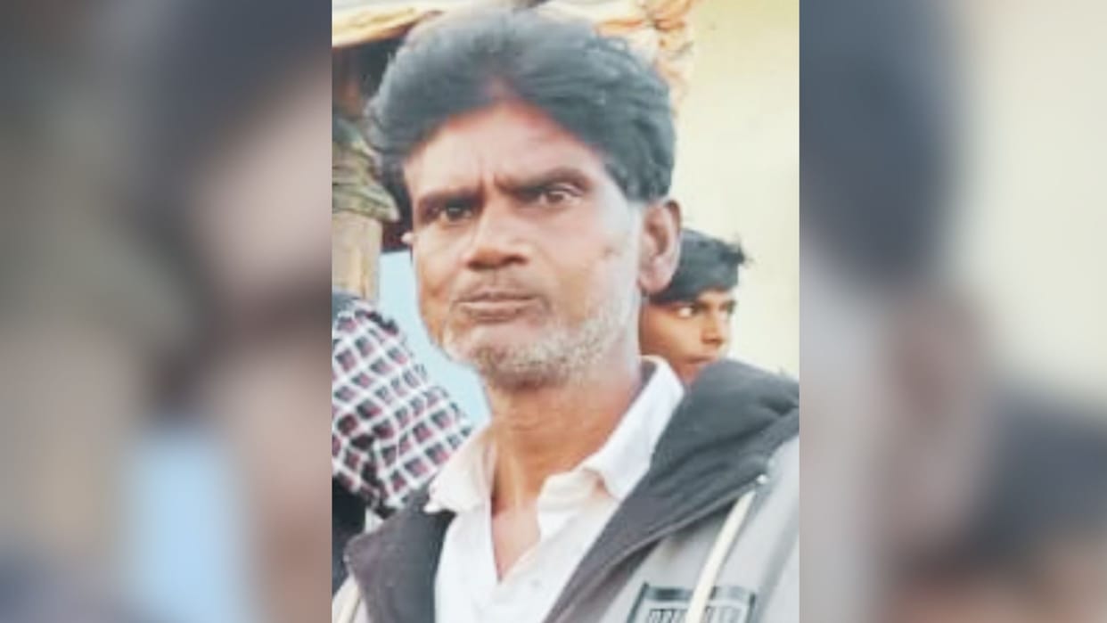 young man committed suicide by fire after dispute with wife in Sonbhadra