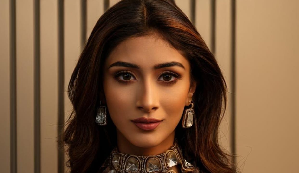 Indore News: Model from Indore reached Vietnam to participate in international competition