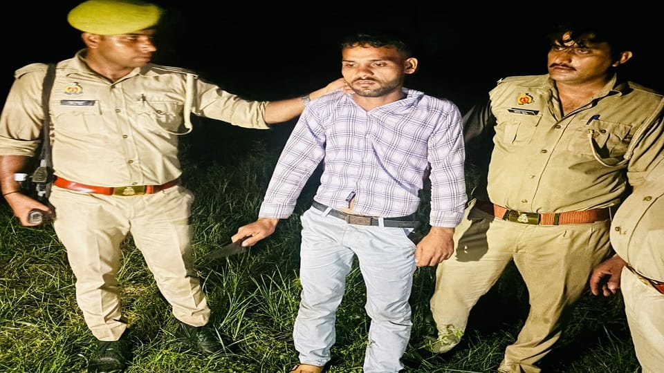 Three smugglers who kidnapped and slaughtered stray animals arrested in an encounter in Bareilly