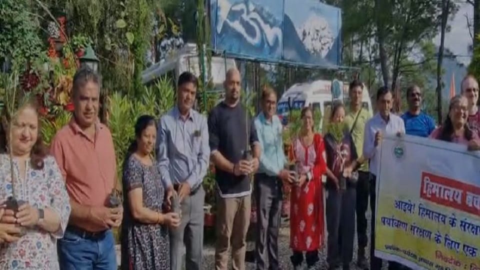 Uttarakhand News: Buransh juice given to Adi Kailash pilgrims