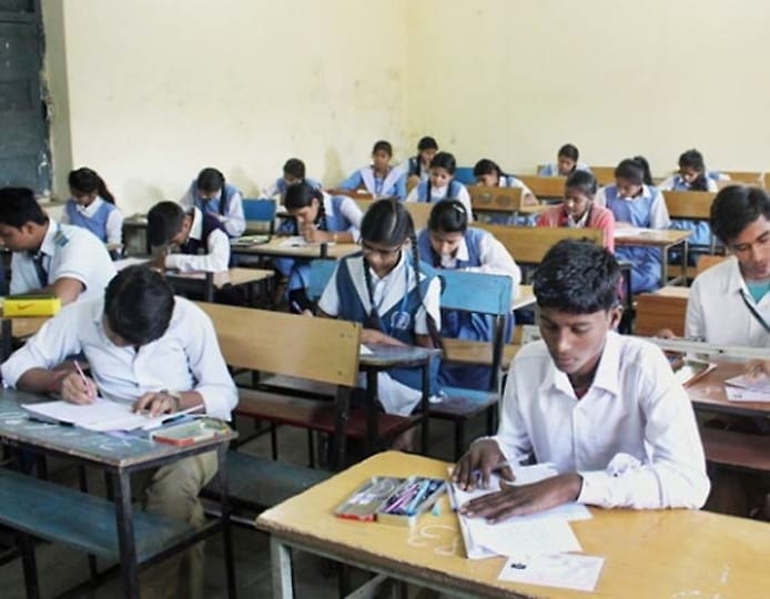 Zero admission in five and a half thousand government schools of the state, now Anganwadi workers and Panchaya