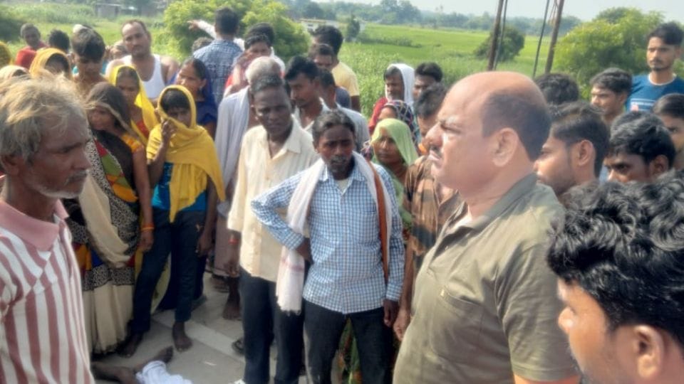 Two young man died in road accident after car collision in jaunpur