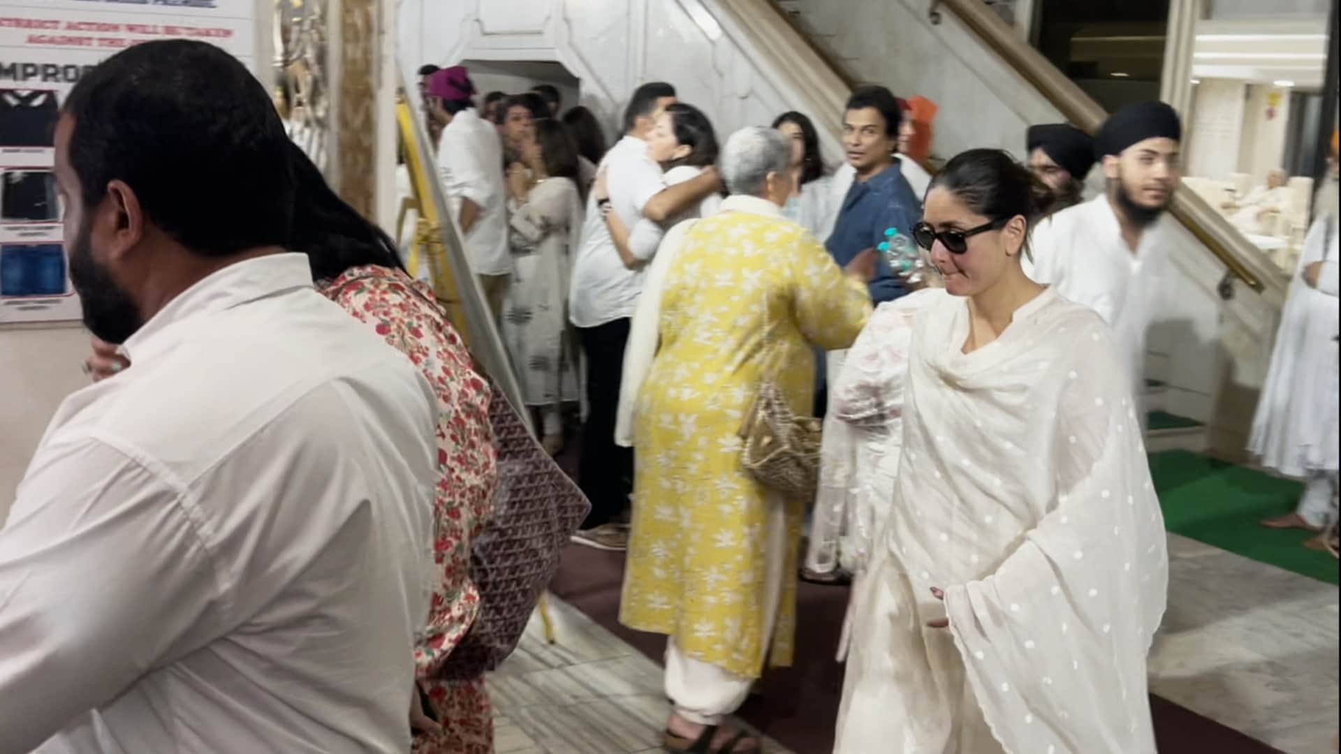 Malaika Arora father prayer meet in santa cruz gurudwara arjun kapoor kareena kapoor sussane khan reached
