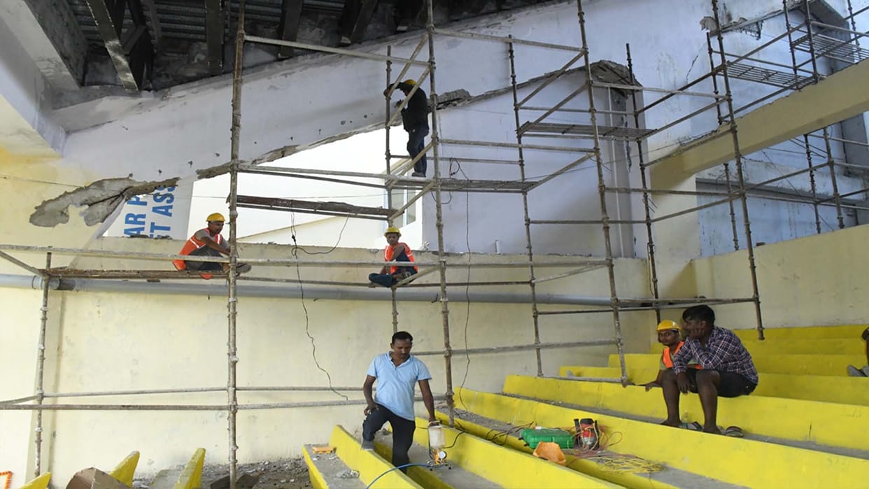 Greenpark: C-Balcony... special material injected in the cracks, stadium's spectator capacity will increase