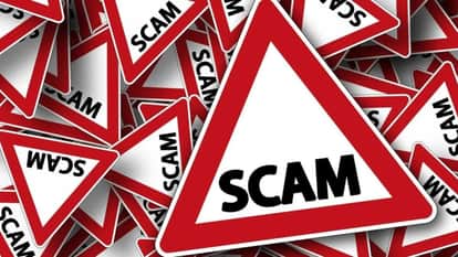 Clerk above Commissioner?: Commissioner issued RC of Rs 18.24 lakh, clerk canceled it, the case will surprise