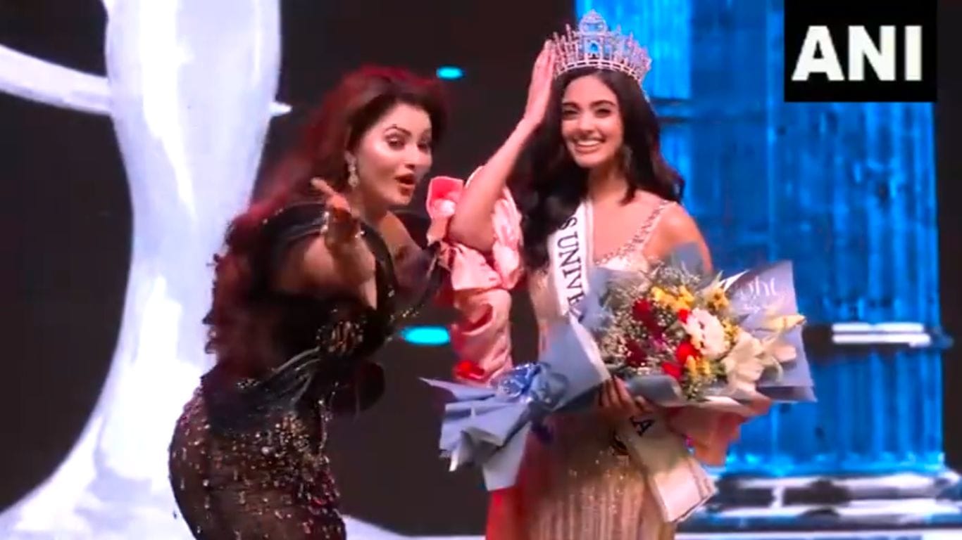 Miss Universe India 2024 crown to Rhea Singha Urvashi Rautela in Jaipur news Updates in Hindi