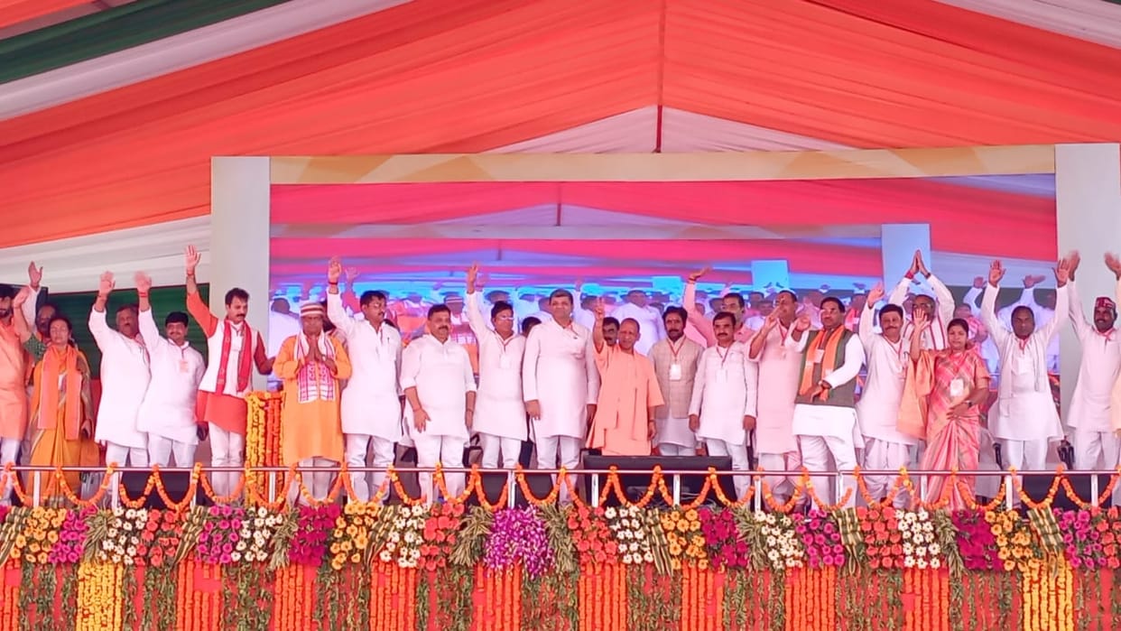CM said in Mirzapur, opposition is becoming a barrier in development, mafia rule is over, gave a gift of 765 c