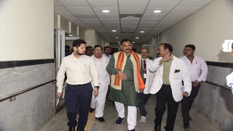 Health Minister Shyam Bihari Jaiswal inspected multi-specialty hospital and gave these instructions in Bilasp