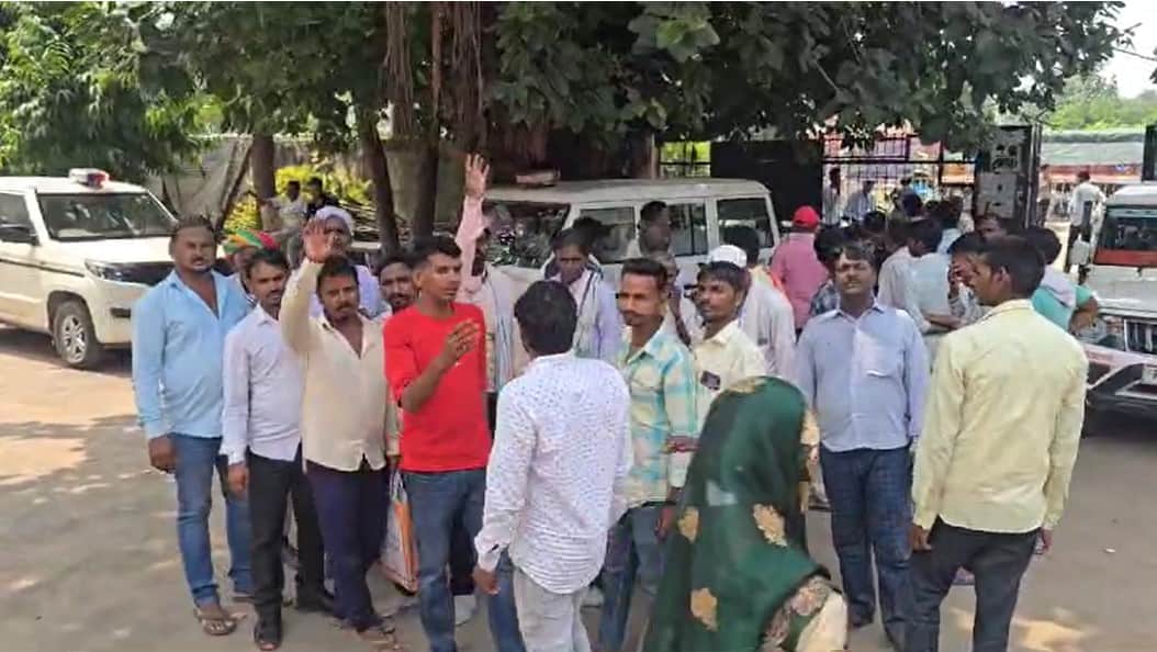 शराब ठेके को बंद करवाने को लेकर ग्रामीणों में रोष