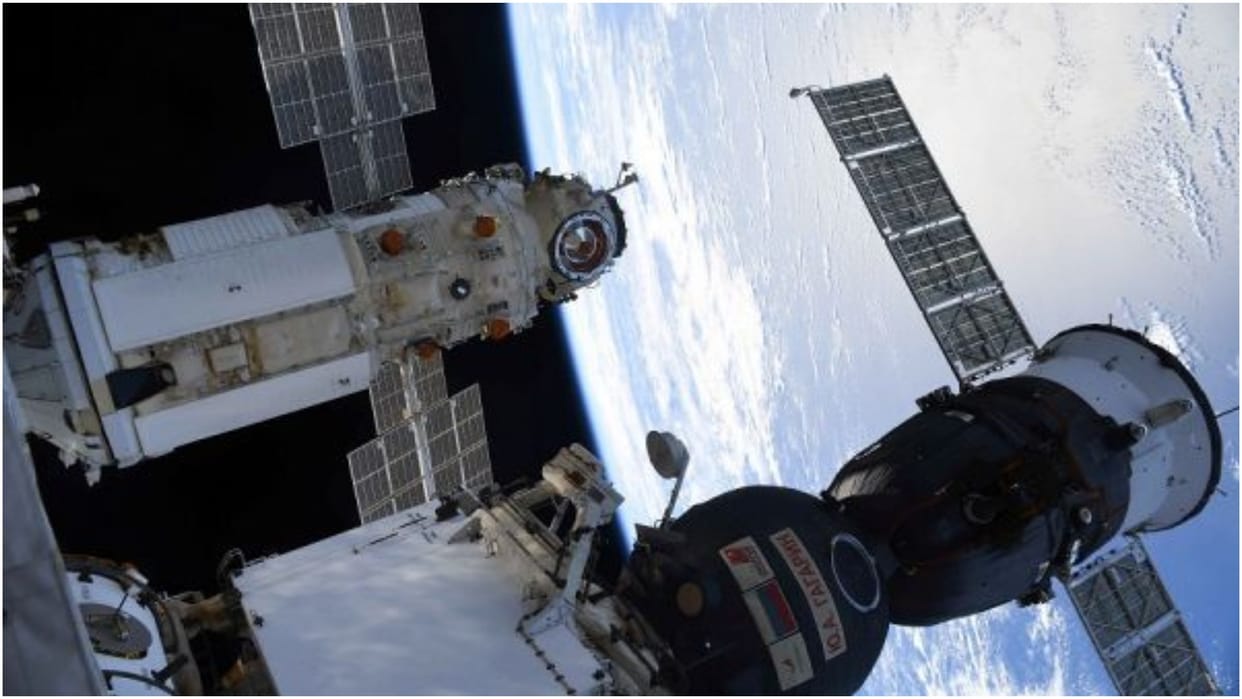 Soyuz rocket Launch Successful NASA Russian three astronauts crew departs for ISS International Space Station