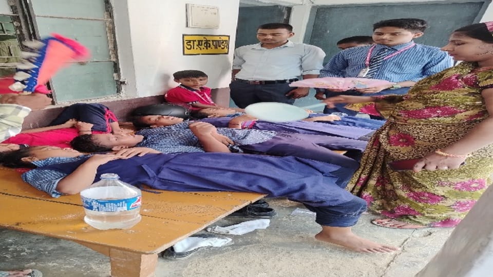 Drugs thrown on school van, eight children fainted, commotion ensued,