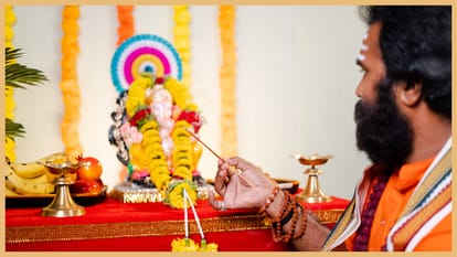 Vastu Shastra what Broken idol of diety indicate kya karen khandit murti ka in hindi