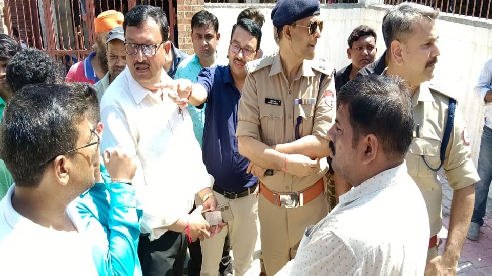 Police detained the youth who broke the statue of devotee Prahlad in haldwani